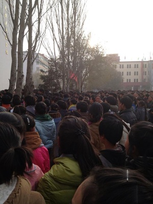 protestmlodziezyrebgong9listopada2012_400